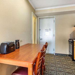 Efficiency Oceanfront 2 Queen Beds & Sofa Bed Interior Entrance Non Smoking